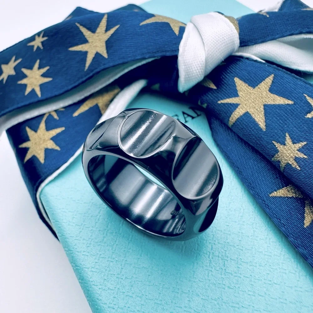 NWT Tiffany & Co. 9 mm Groove Band Ring in Titanium by Picasso with Packaging